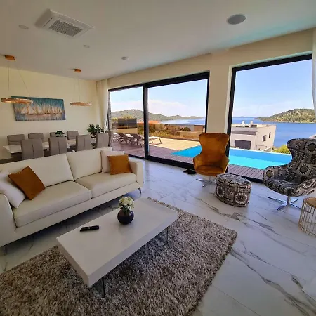 Villa Villa Villa Ramarin 3 With Infinity Heated Pool, Jacuzzi And Sauna By The Sea In Rogoznica