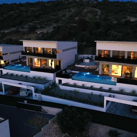 Villa Villa Ramarin 3 With Infinity Heated Pool, Jacuzzi And Sauna By The Sea In Rogoznica Villa Rogoznica (Sibenik-Knin)