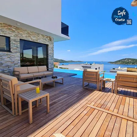 Villa Villa Villa Ramarin 3 With Infinity Heated Pool, Jacuzzi And Sauna By The Sea In Rogoznica