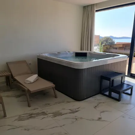 Villa Villa Villa Ramarin 3 With Infinity Heated Pool, Jacuzzi And Sauna By The Sea In Rogoznica *