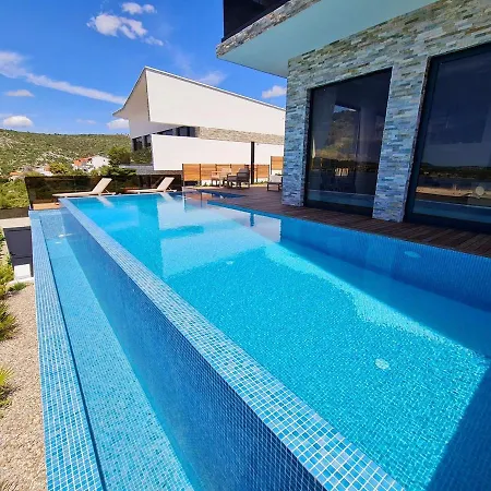 Villa Villa Villa Ramarin 3 With Infinity Heated Pool, Jacuzzi And Sauna By The Sea In Rogoznica *