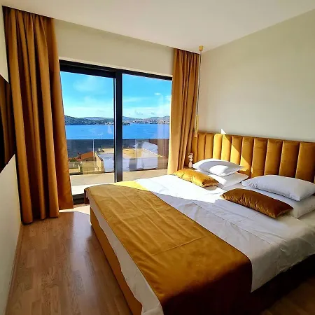 Villa Villa Ramarin 3 With Infinity Heated Pool, Jacuzzi And Sauna By The Sea In Rogoznica *