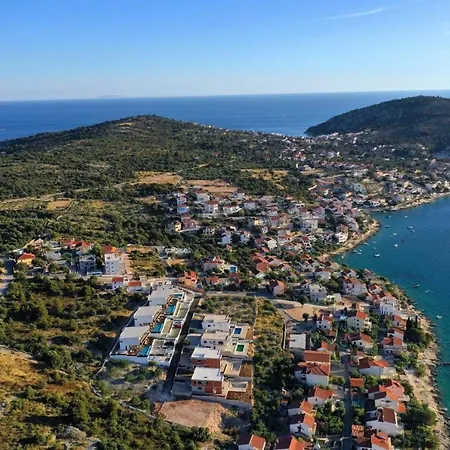 Villa Villa Ramarin 3 With Infinity Heated Pool, Jacuzzi And Sauna By The Sea In Rogoznica